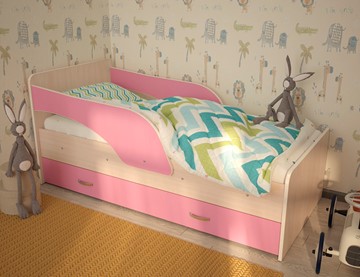 Детская кровать с бортиками Максимка, корпус Млечный дуб, фасад Розовый в Абакане
