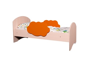 Детская кровать с бортиками Тучка, корпус Дуб млечный, фасад Оранжевый в Абакане